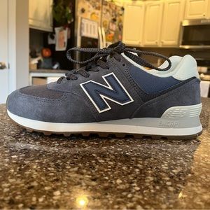 Women’s New Balance 574’s size 9.5